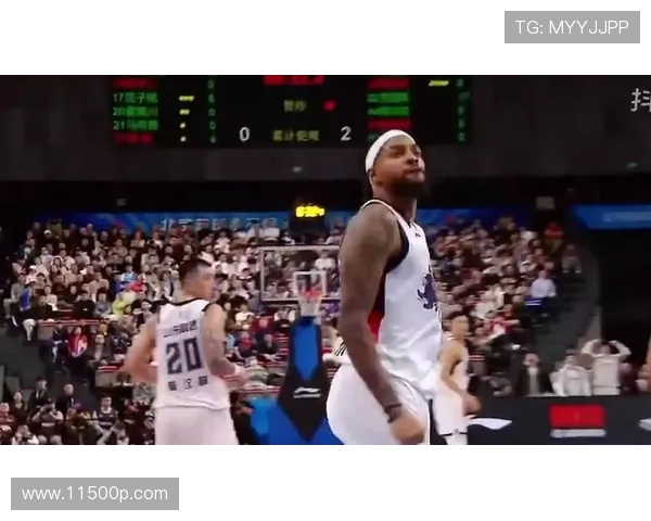 雷霆与快船激烈对抗赛场爆发冲突引发球迷热议